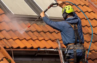 Démoussage et hydrofuge de toiture à Wacquinghen